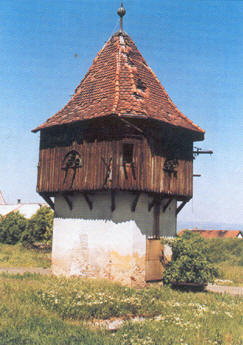 Starý holubník u&nbsp;bývalého největšího statku