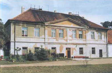 č. p.&nbsp;1 - bývalý zámek